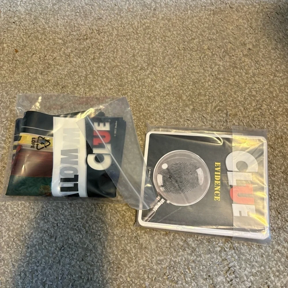 Hasbro Clue Giant Game Edition Outdoors NEW Murder Mystery